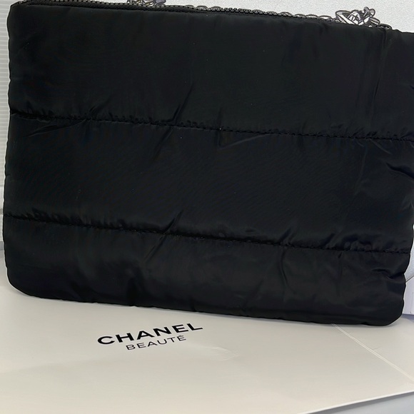 Chanel cosmetic pouch  NWOT - Picture 3 of 4